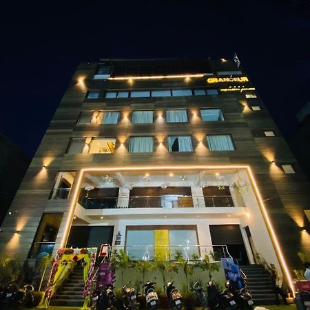 Hotel Ss Grandeur 러크나우 외부 사진