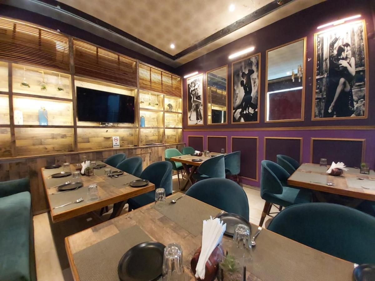 Hotel Ss Grandeur 러크나우 외부 사진
